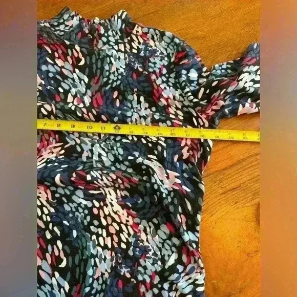 Women’s long sleeve turtleneck shirt by Karen Scott multicolor abstract size M - Picture 9 of 12
